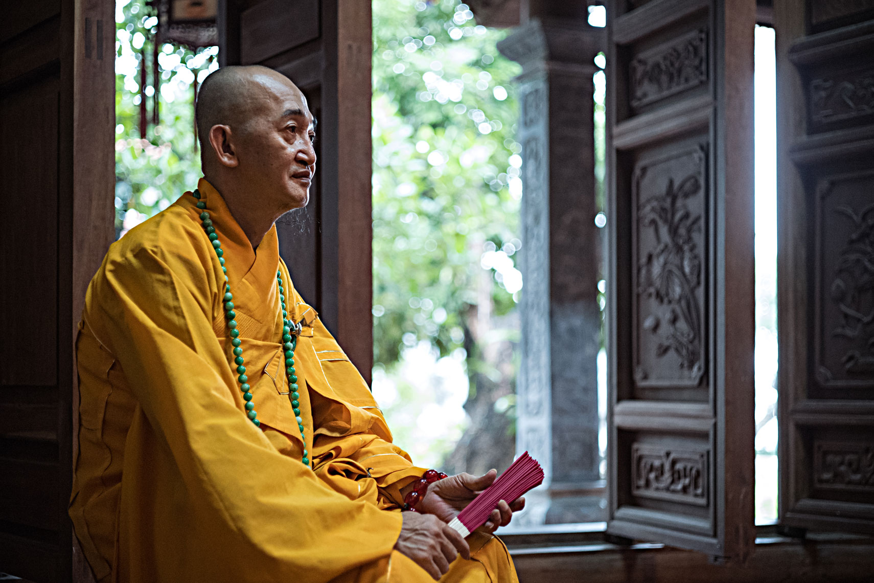 MeditatewithaBuddistMonk2